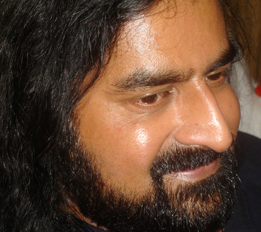 mohanji-smile-and-glow