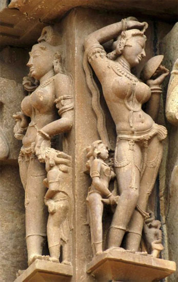 sculptures-in-khajuraho