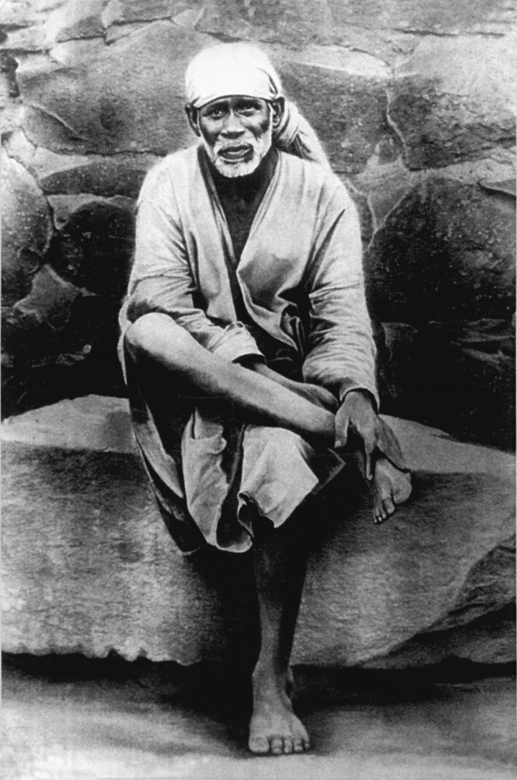 Shirdi Sai-Original-sitting-on-stone