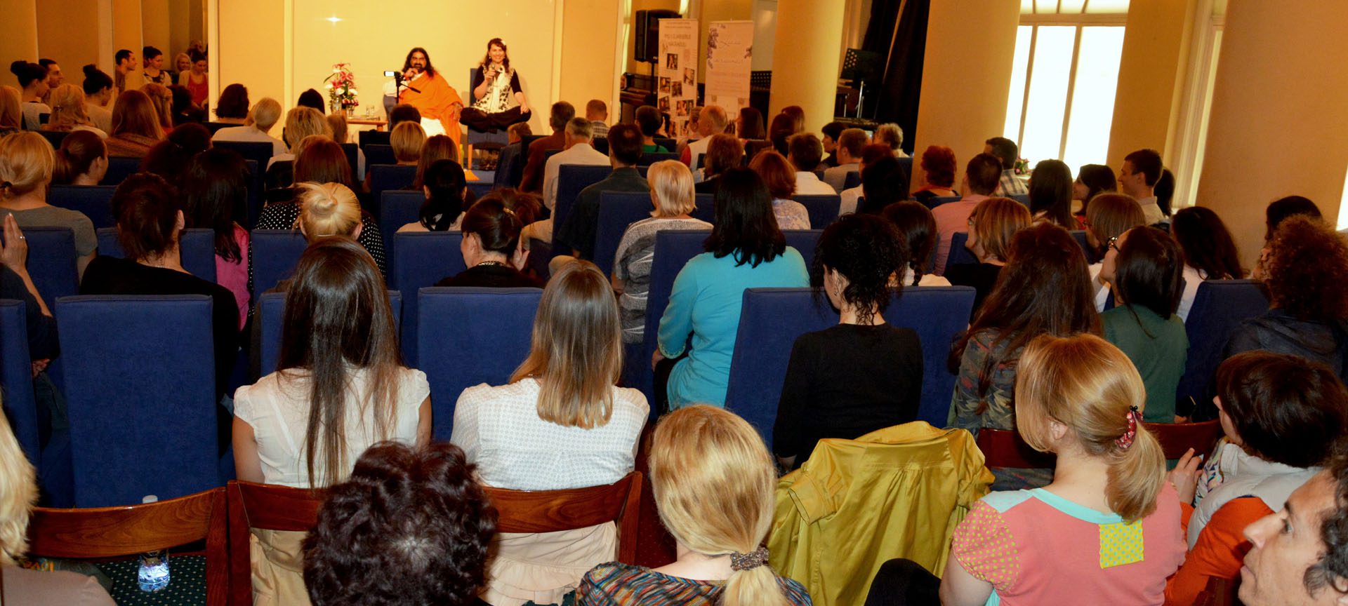 Meditation group in Belgrade, Serbia - Satsang with Mohanji 1 - Explaining about Breathe Vertically