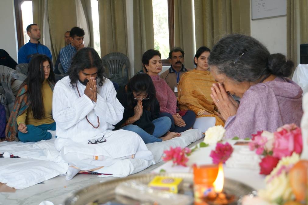 Vanamali Mata a guest speaker at the Rishikesh retreat with Mohanji 