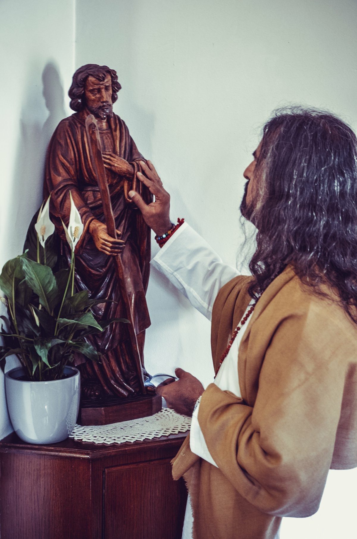 Mohanji in South Africa - Jesus statue