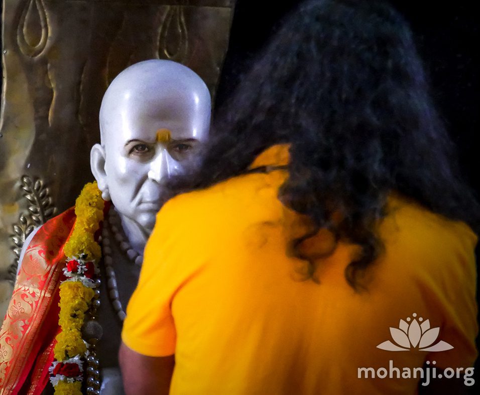 Mohanji and Swami Samarth idol FB (7)