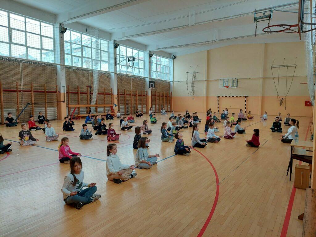EBC kids Balkan yoga